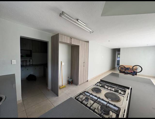 3 BEDROOM HOUSE FOR SALE IN MIDSTREAM MEADOWS